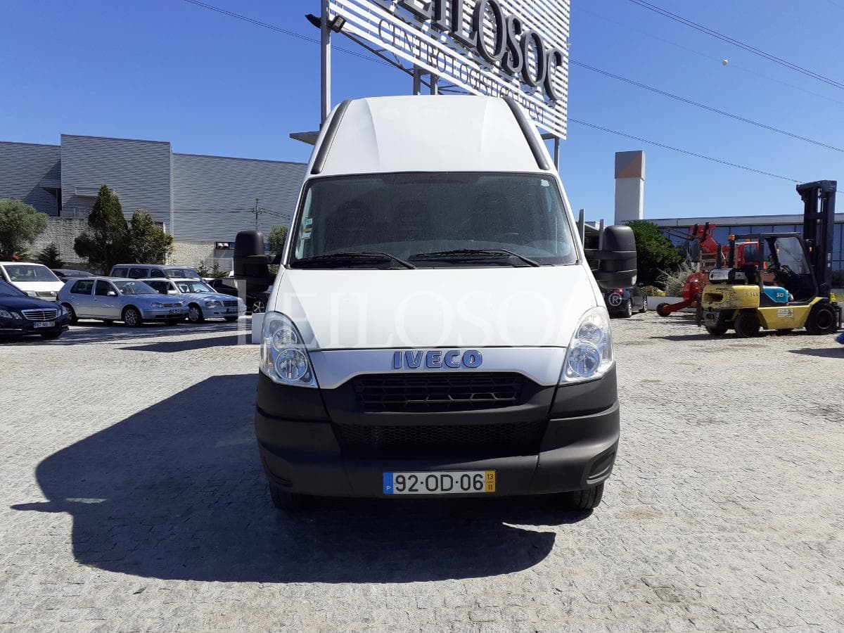 Iveco Daily 35C13 · Ano 2013 — image 2