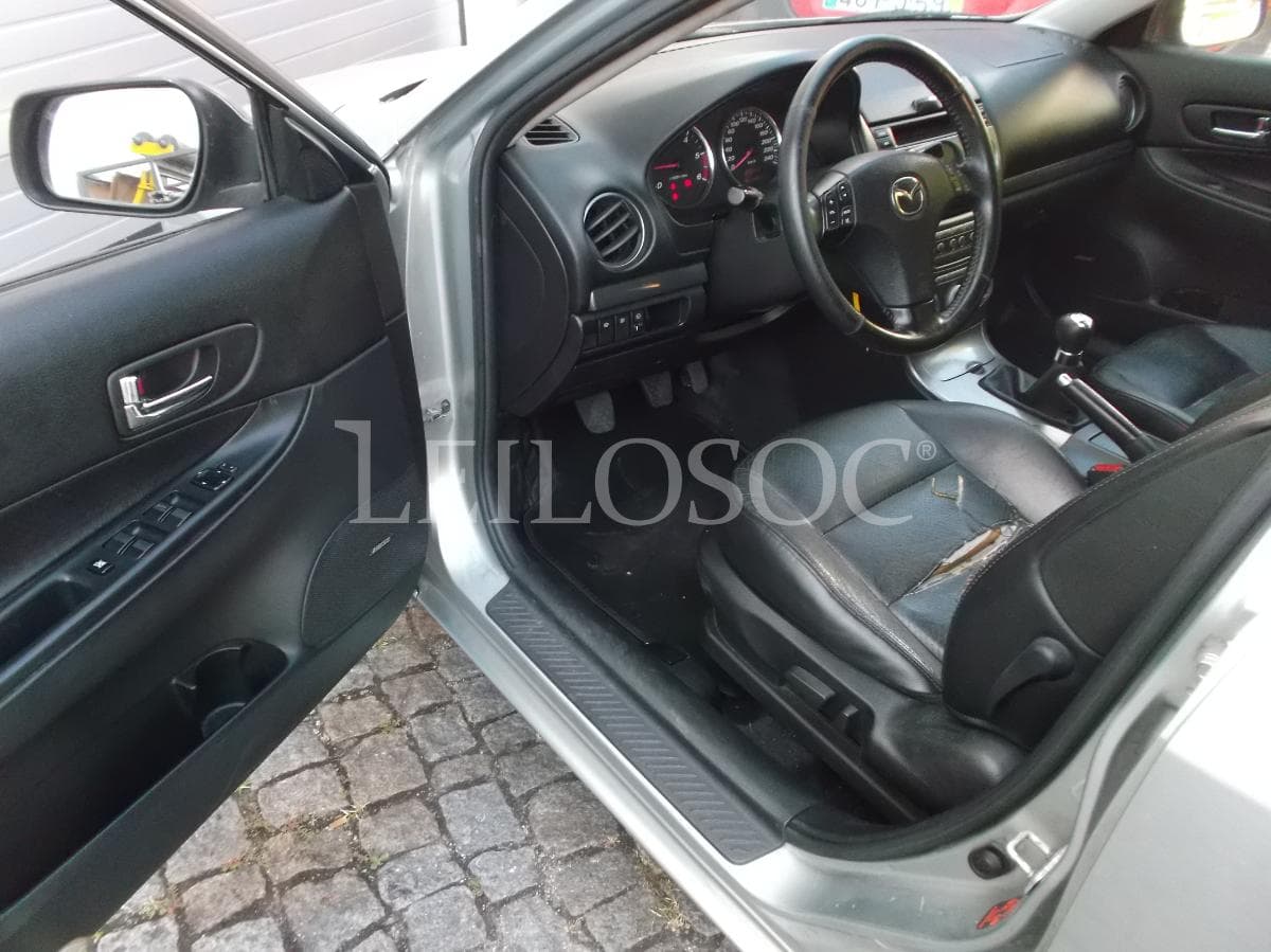 Mazda 6 SW 2.0 DI · Ano 2003 — image 8