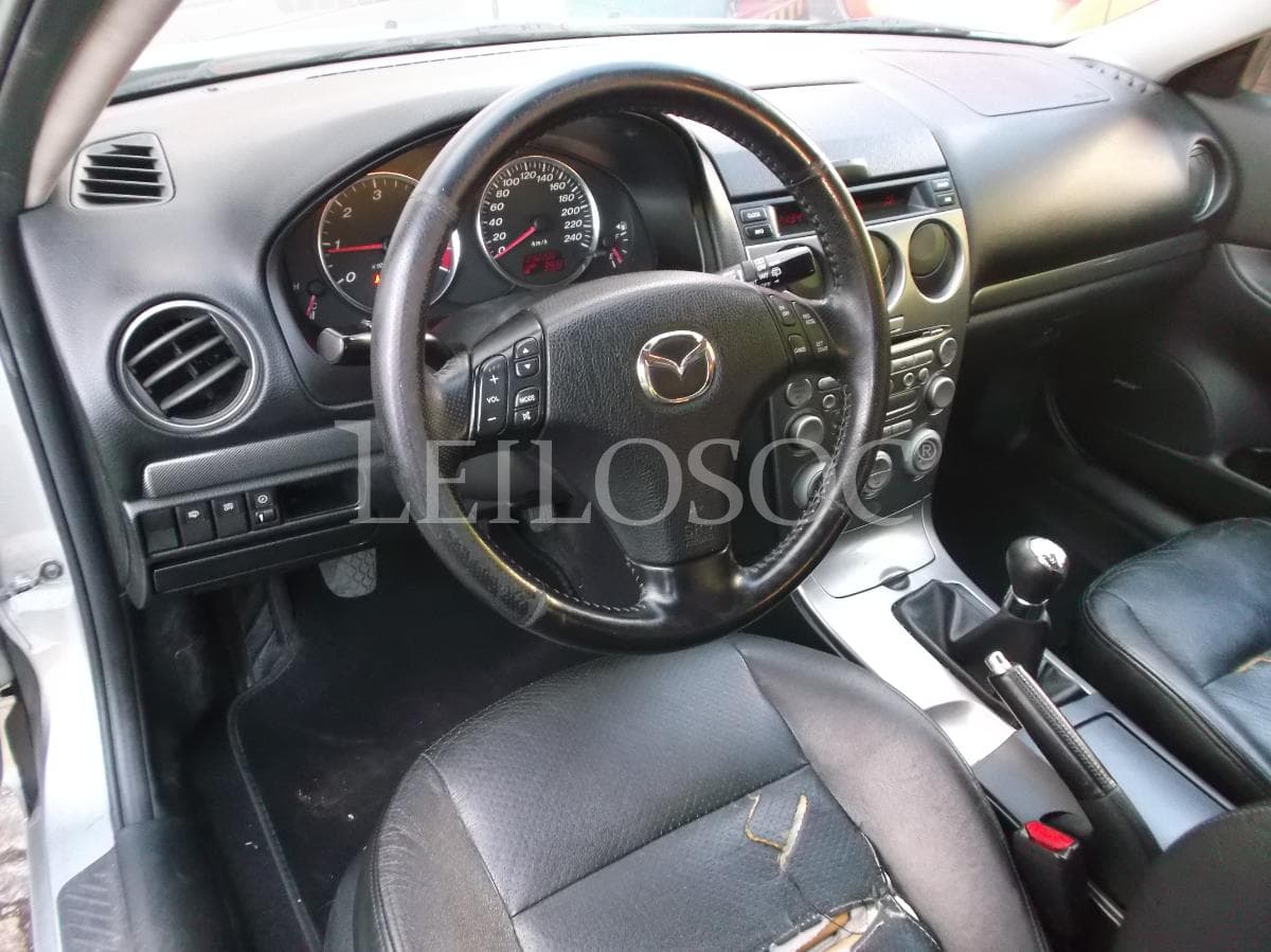 Mazda 6 SW 2.0 DI · Ano 2003 — image 15