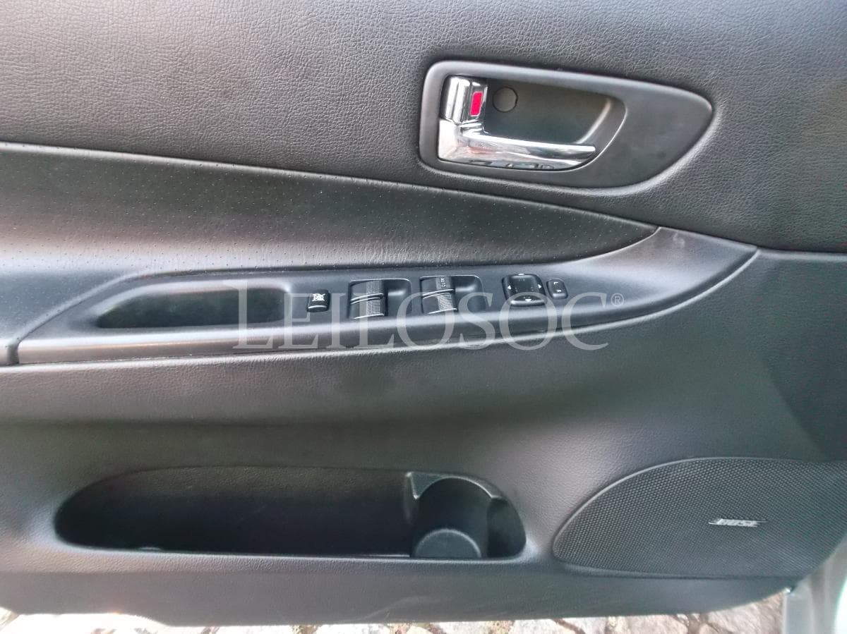 Mazda 6 SW 2.0 DI · Ano 2003 — image 21
