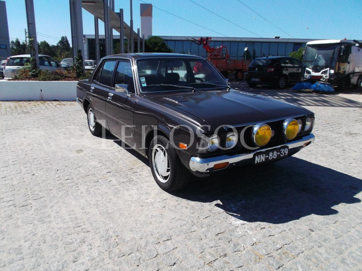 Toyota Corona 1800 Sedan · Ano 1974
