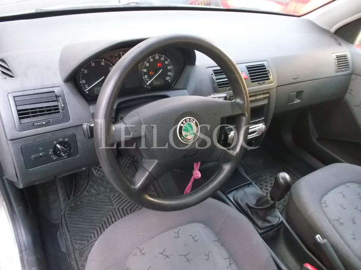 Skoda Fabia 1.4 · Ano 2002 — imagem 12