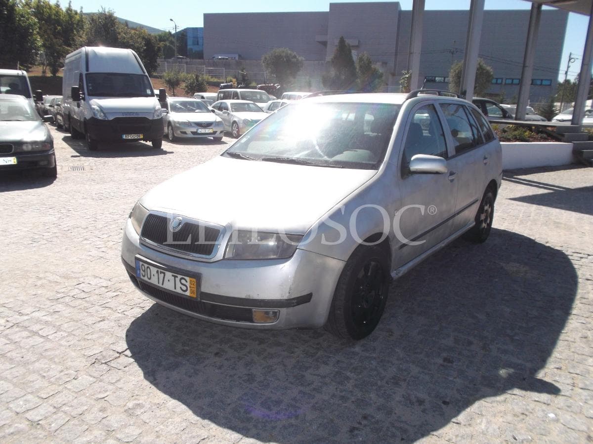 Skoda Fabia 1.4 · Ano 2002 — imagem 3