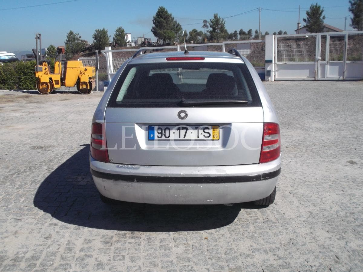 Skoda Fabia 1.4 · Ano 2002 — imagem 5