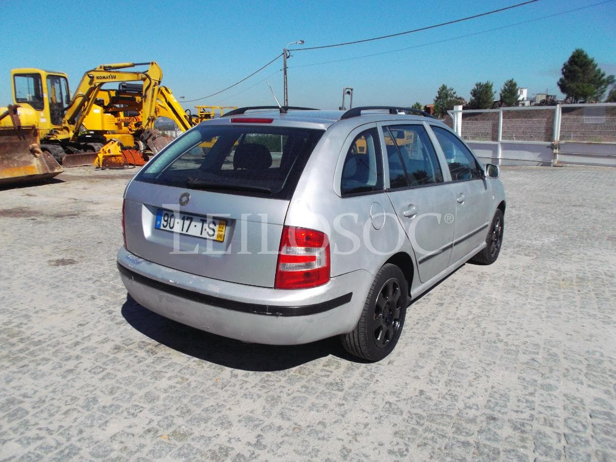 Skoda Fabia 1.4 · Ano 2002 — imagem 6