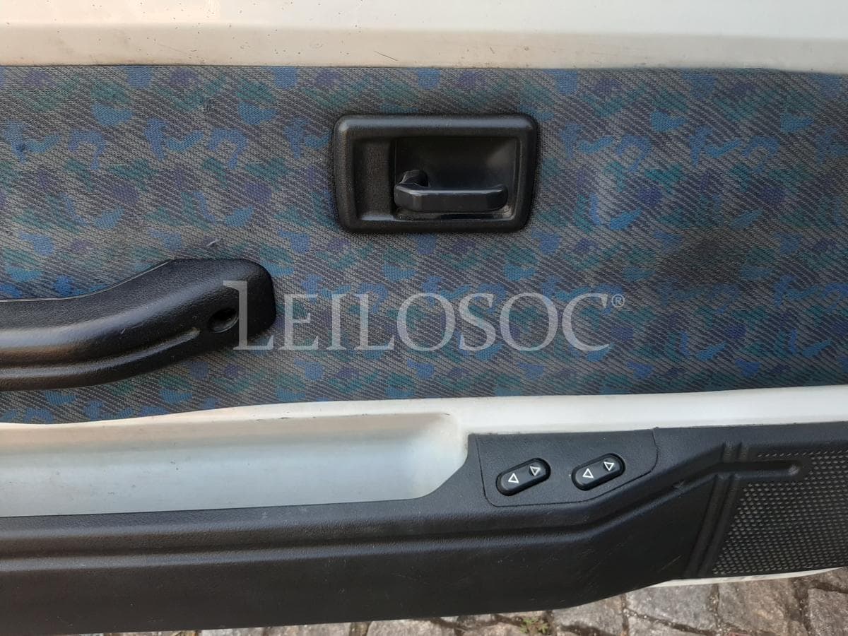 Peugeot 106 XAD · Ano 1996 — image 10