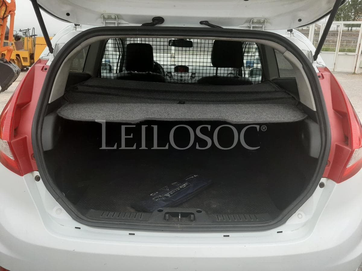 Ford Fiesta 1.4 TDCI · Ano 2012 — imagem 7