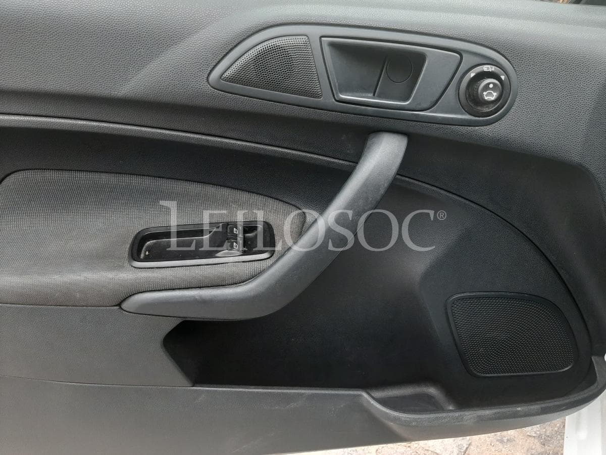Ford Fiesta 1.4 TDCI · Ano 2012 — imagem 10