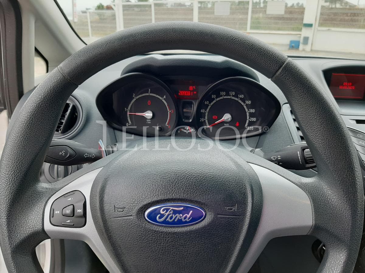 Ford Fiesta 1.4 TDCI · Ano 2012 — imagem 17