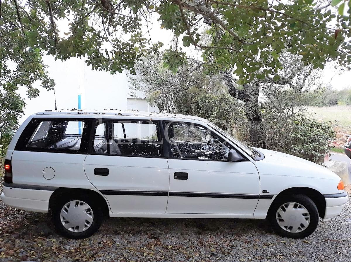 Opel Astra 1.7 D — imagen 1