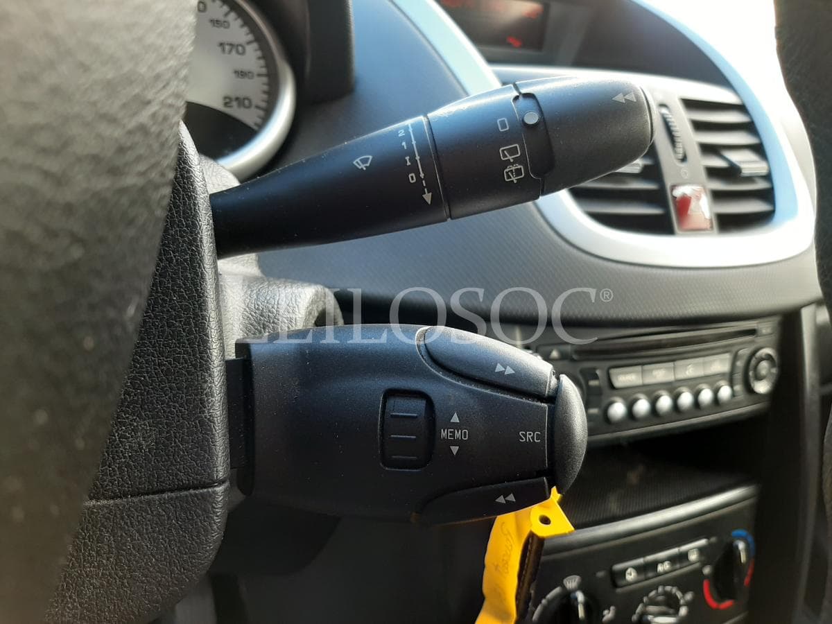 Peugeot 207 HDI · Ano 2007 — imagem 11
