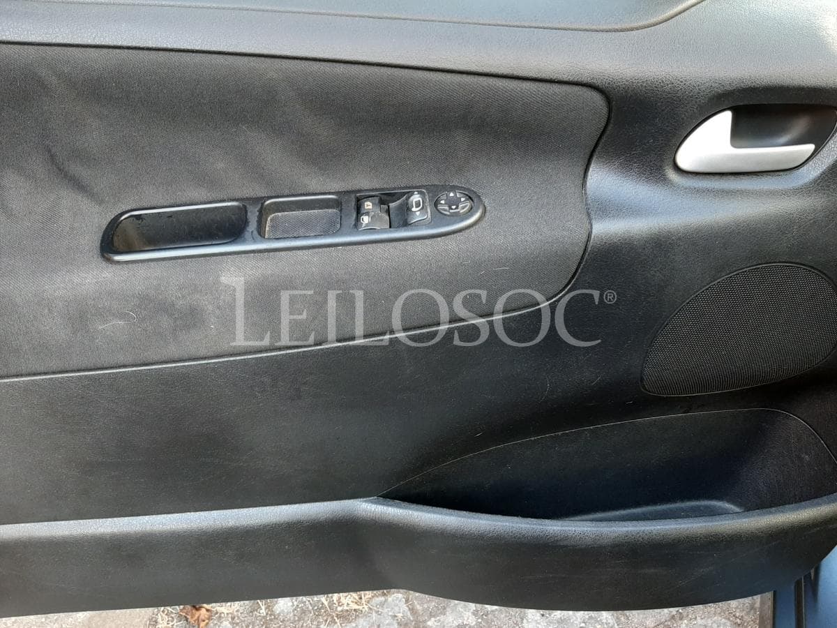 Peugeot 207 HDI · Ano 2007 — imagem 16