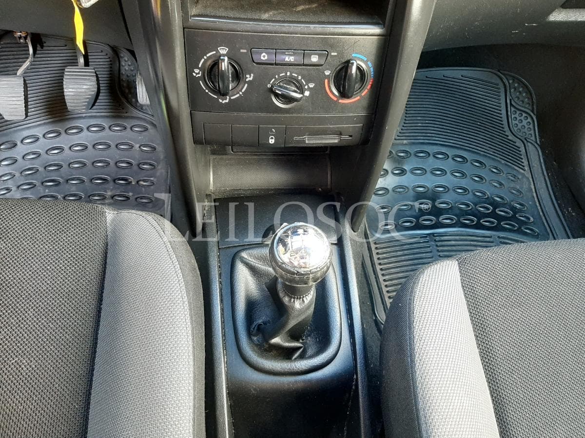 Peugeot 207 HDI · Ano 2007 — imagem 18