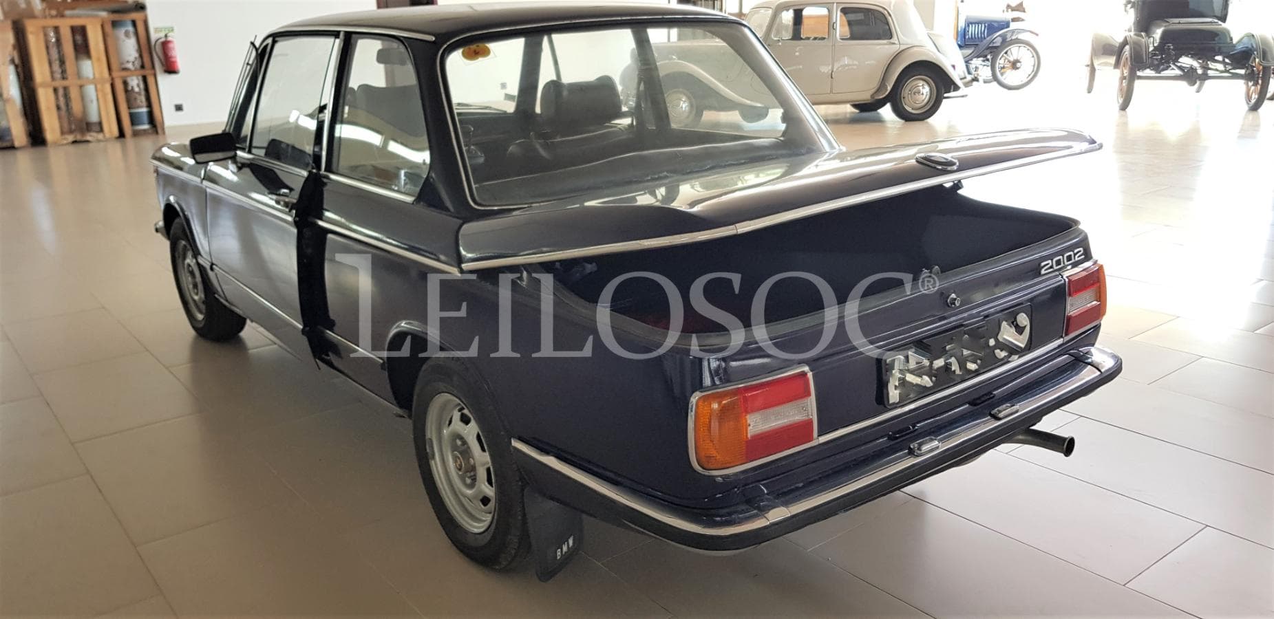 BMW 2002 — image 5