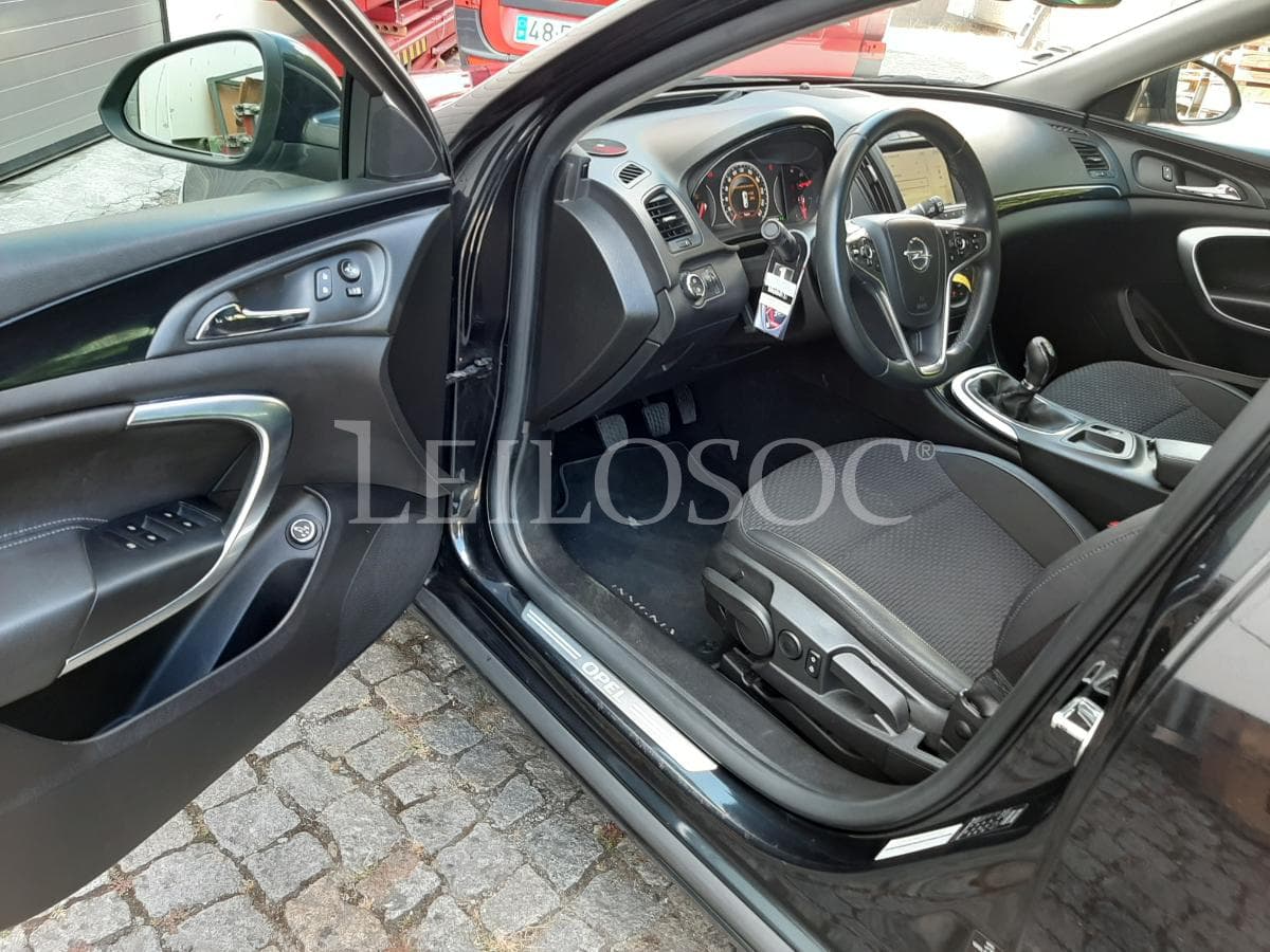 Opel Insígnia Sports Tourer 2.0 CDTI · Ano 2014 — image 8