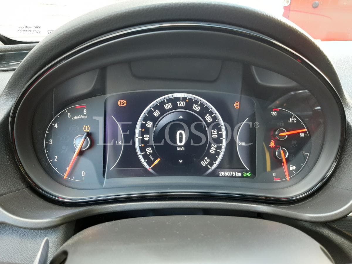 Opel Insígnia Sports Tourer 2.0 CDTI · Ano 2014 — image 9