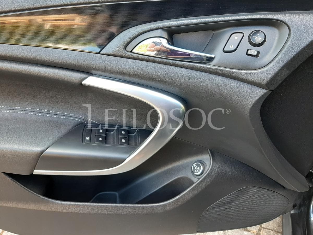 Opel Insígnia Sports Tourer 2.0 CDTI · Ano 2014 — image 17