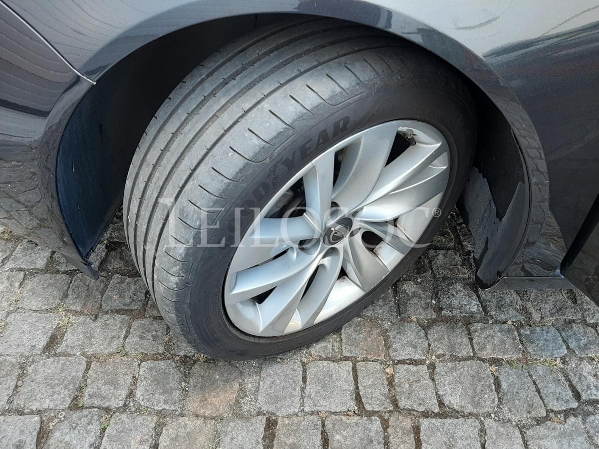 Opel Insígnia Sports Tourer 2.0 CDTI · Ano 2014 — image 25