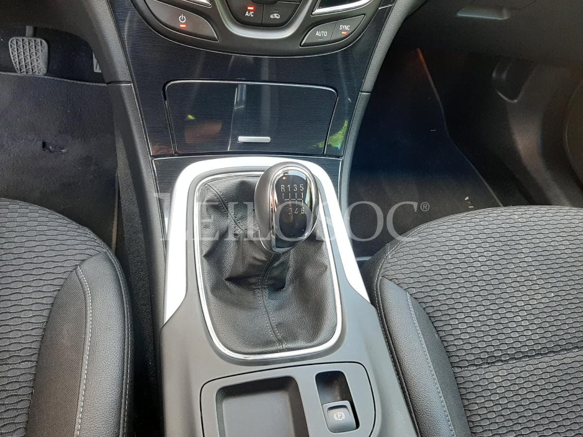 Opel Insígnia Sports Tourer 2.0 CDTI · Ano 2014 — image 18