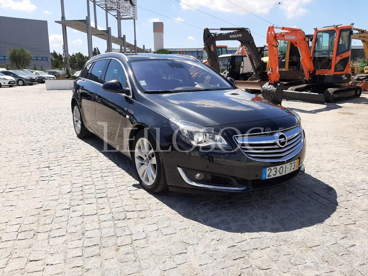 Opel Insígnia Sports Tourer 2.0 CDTI · Ano 2014 — image 1