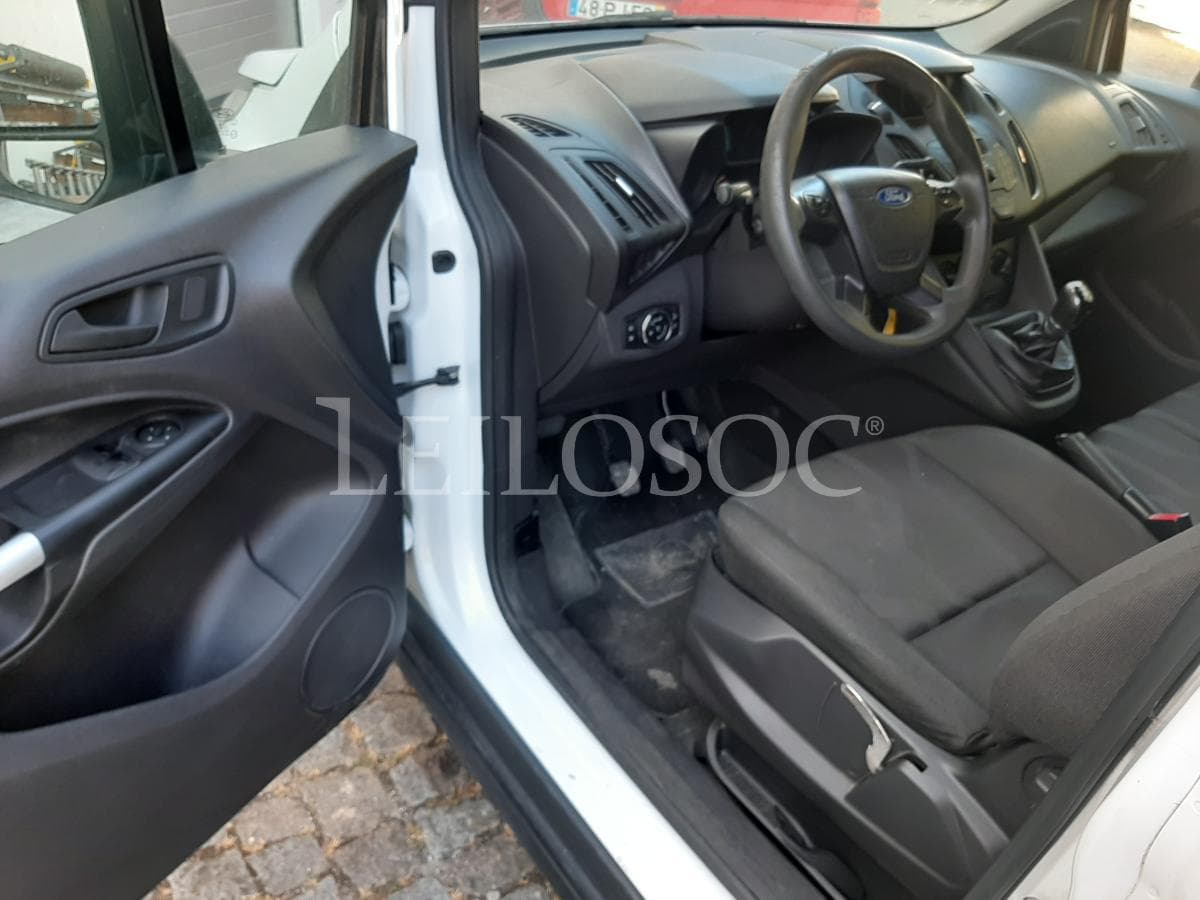 Ford Transit Connect 1.6 TDCI · Ano 2014 · 3 Lugares — image 10