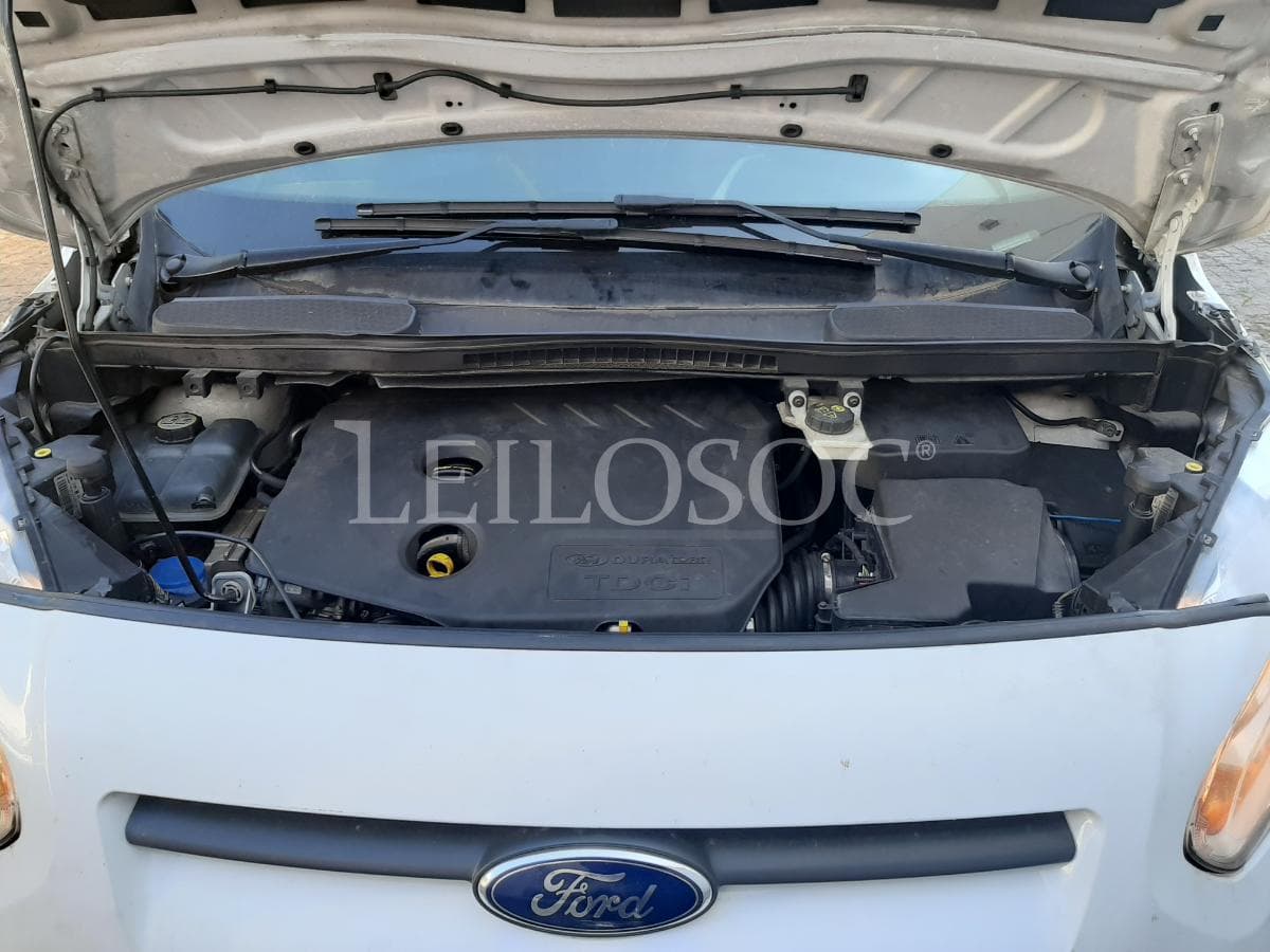 Ford Transit Connect 1.6 TDCI · Ano 2014 · 3 Lugares — image 22