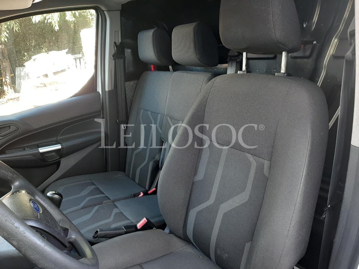 Ford Transit Connect 1.6 TDCI · Ano 2014 · 3 Lugares — image 16