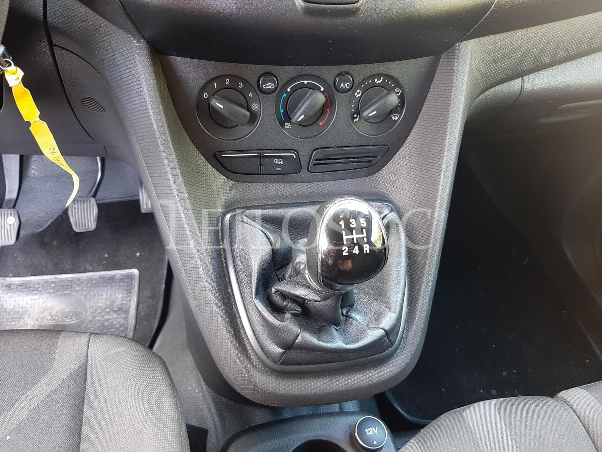 Ford Transit Connect 1.6 TDCI · Ano 2014 · 3 Lugares — image 21
