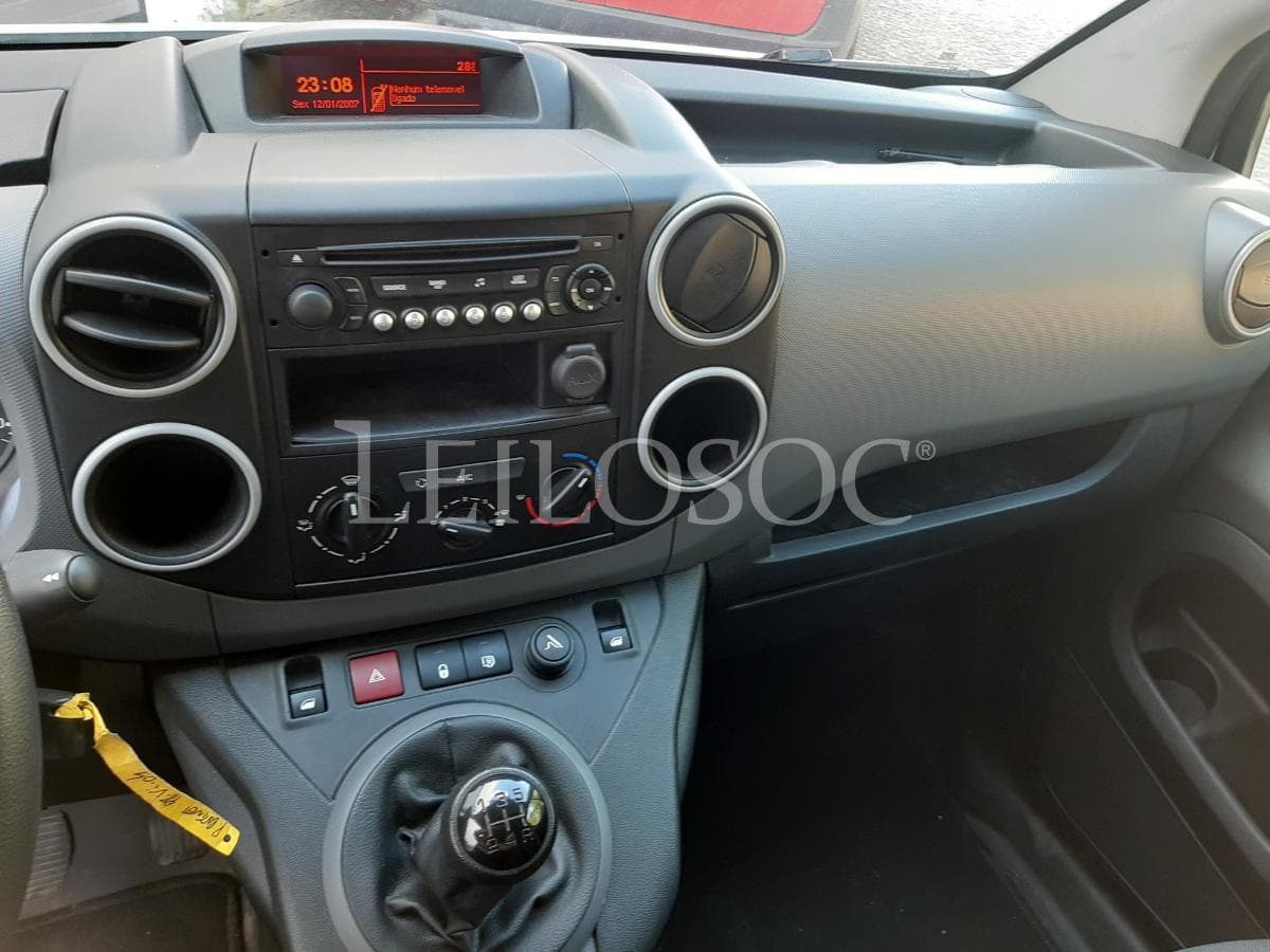 Peugeot Partner 1.6 Blue HDI · Ano 2018 · 3 Lugares — imagem 12