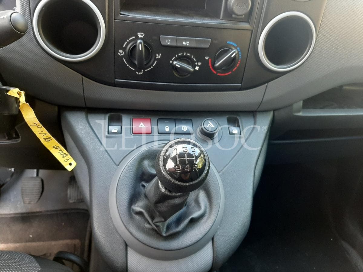 Peugeot Partner 1.6 Blue HDI · Ano 2018 · 3 Lugares — imagem 18