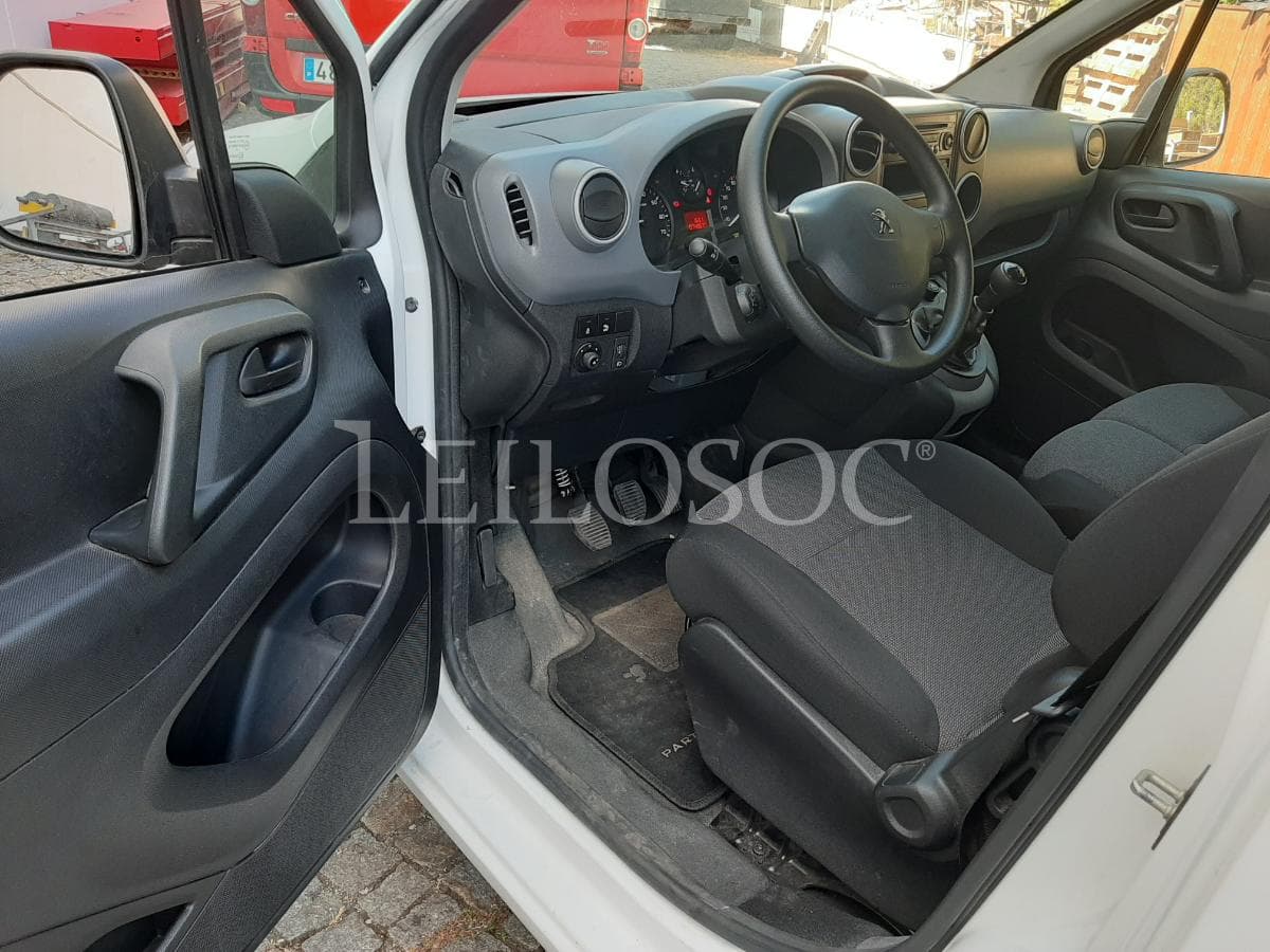 Peugeot Partner 1.6 Blue HDI · Ano 2018 · 3 Lugares — imagem 10