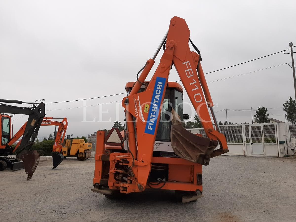 Retroescavadora Fiat Hitachi FB 110 — imagem 5