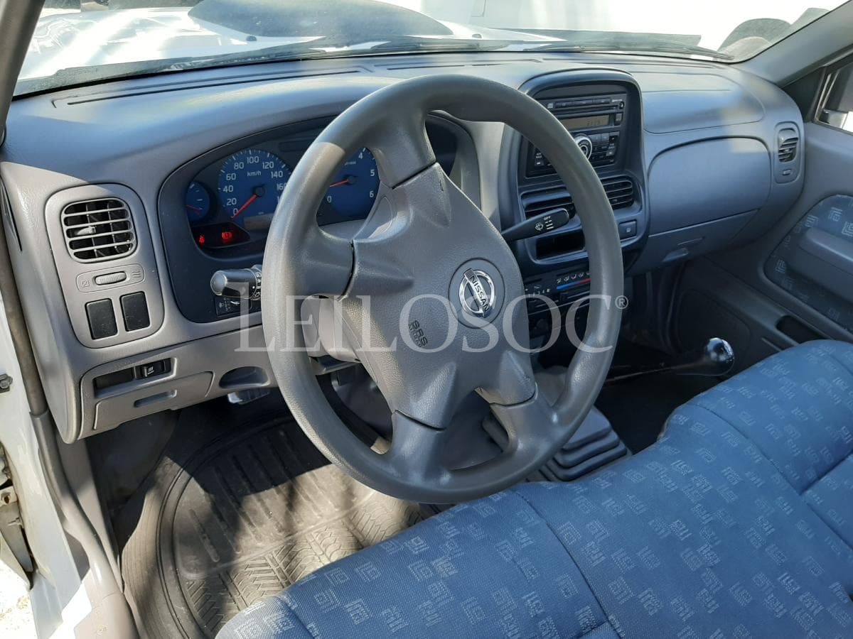 Nissan Pick Up 2.5 DI · Ano 2008 — imagen 10