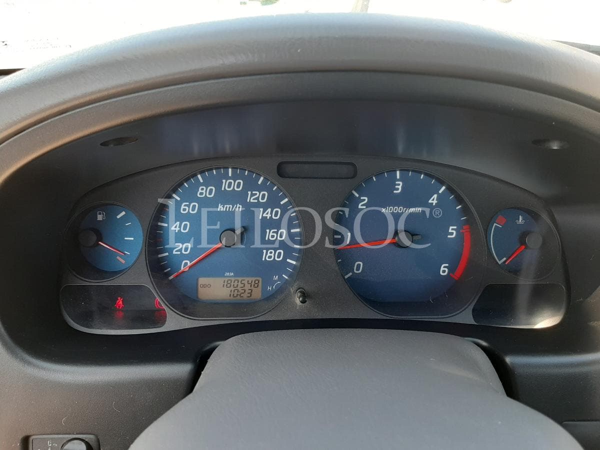 Nissan Pick Up 2.5 DI · Ano 2008 — imagen 13