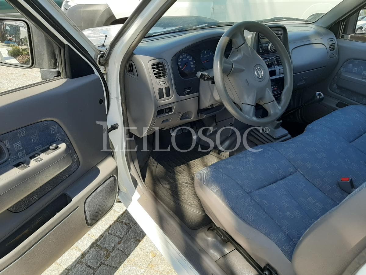 Nissan Pick Up 2.5 DI · Ano 2008 — imagen 9
