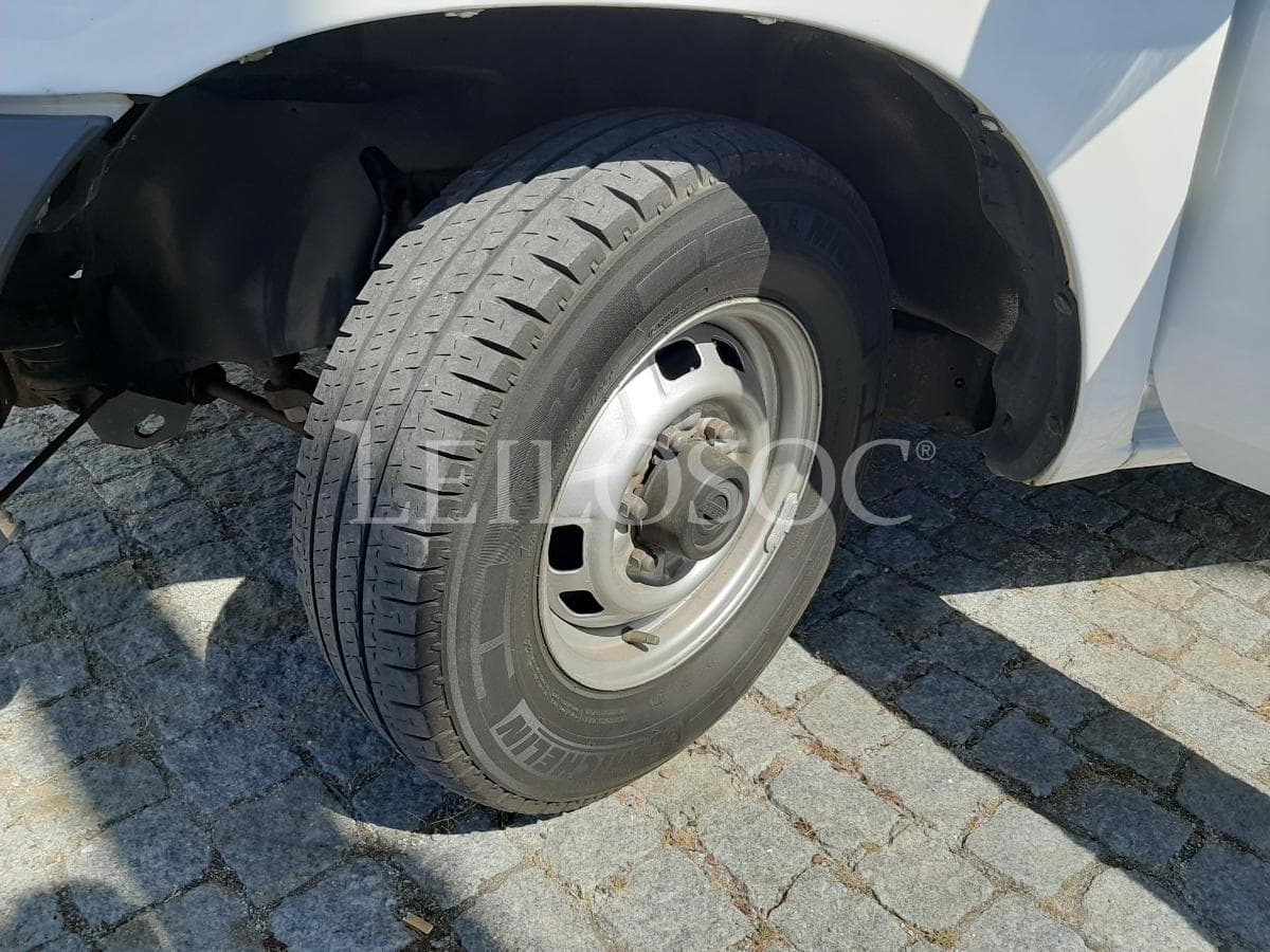 Nissan Pick Up 2.5 DI · Ano 2008 — imagen 18