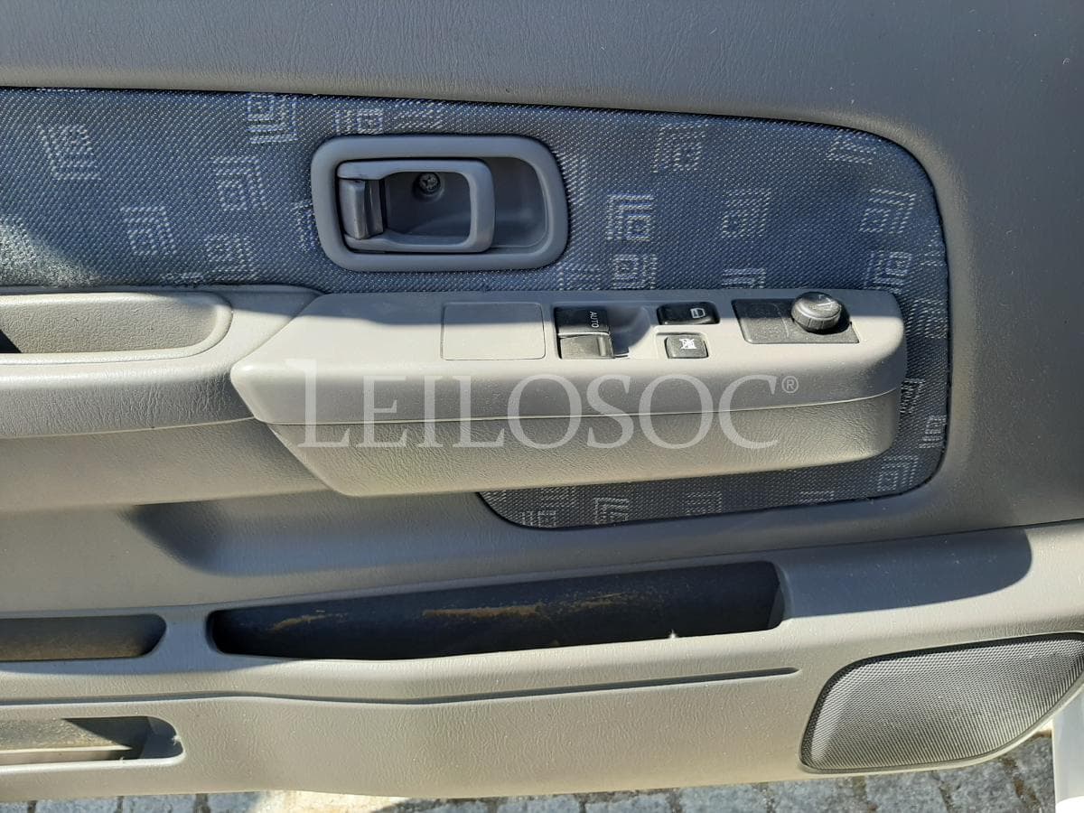 Nissan Pick Up 2.5 DI · Ano 2008 — imagen 16