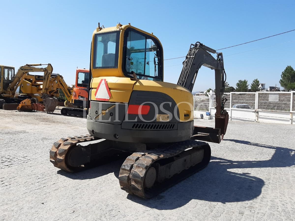 Mini Giratória Volvo ECR 58 · Ano 2008 — imagen 3