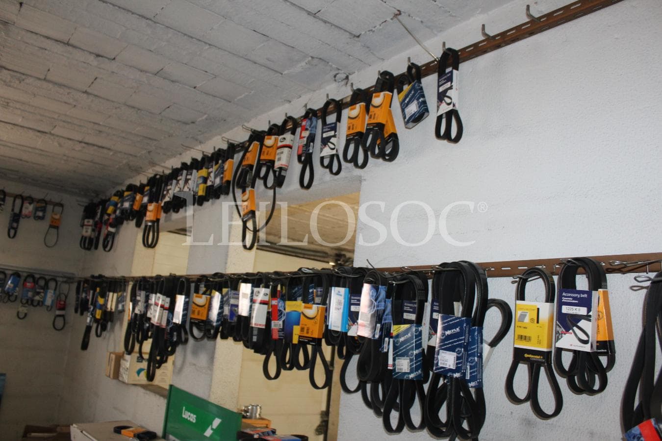 Stock de peças automóvel + Estantes — imagem 4