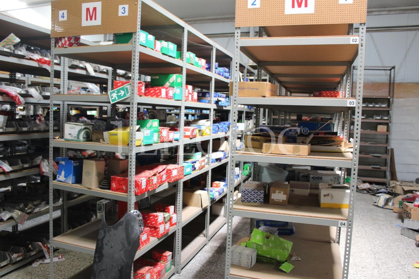 Stock de peças automóvel + Estantes — imagem 8