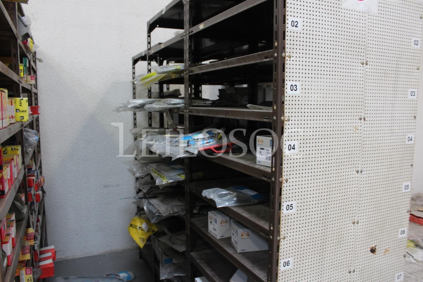 Stock de peças automóvel + Estantes — image 5