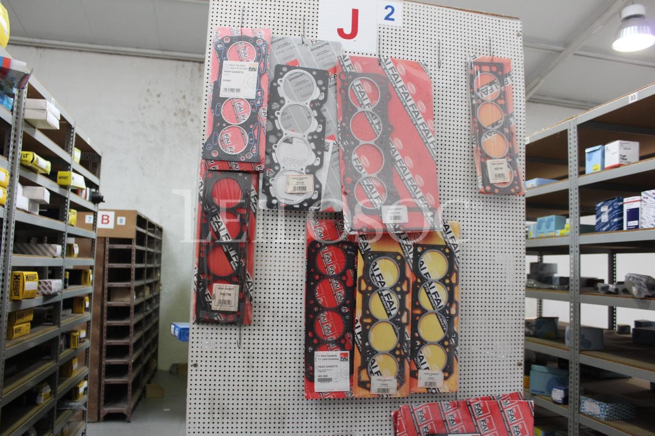 Stock de peças automóvel + Estantes — image 21