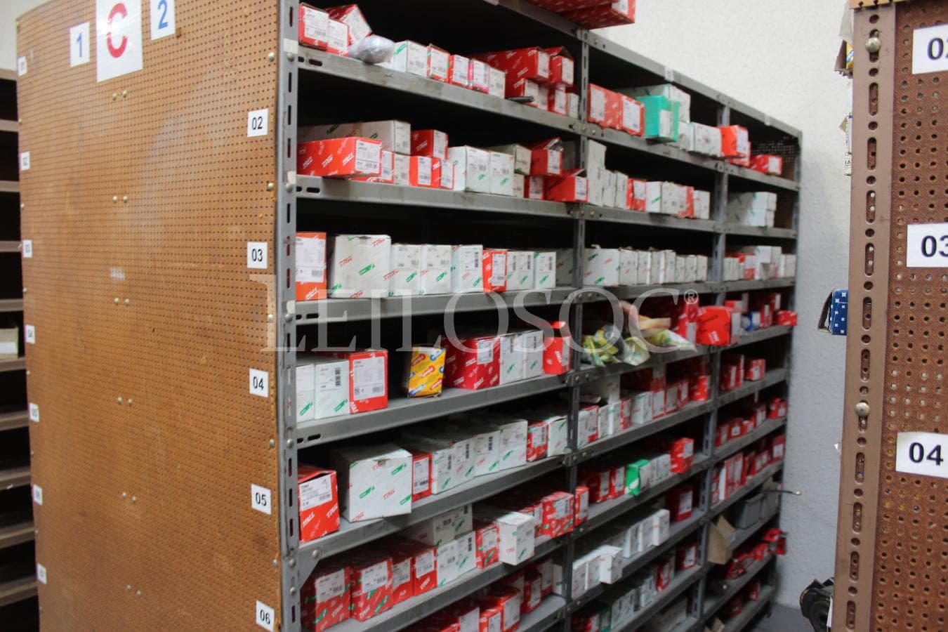 Stock de peças automóvel + Estantes — image 3