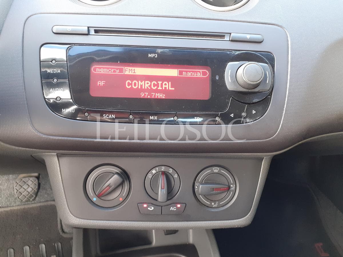 Seat Ibiza 1.2 TDI · Ano 2010 — imagen 14