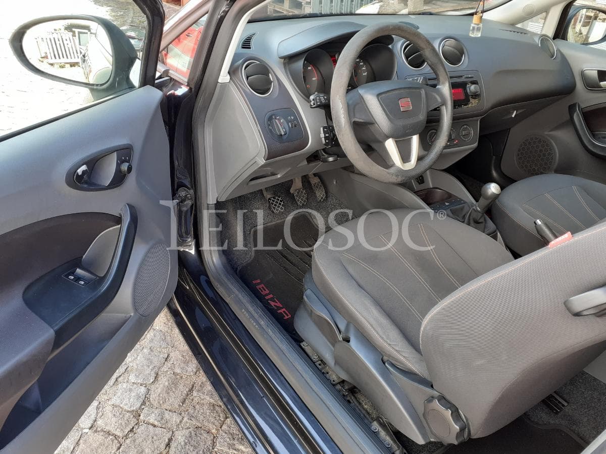 Seat Ibiza 1.2 TDI · Ano 2010 — imagen 9