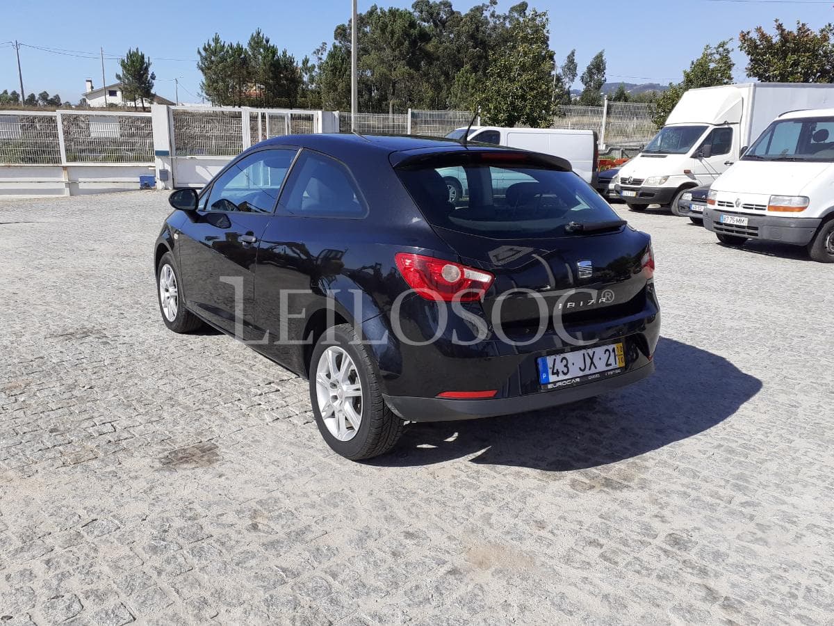 Seat Ibiza 1.2 TDI · Ano 2010 — imagen 6