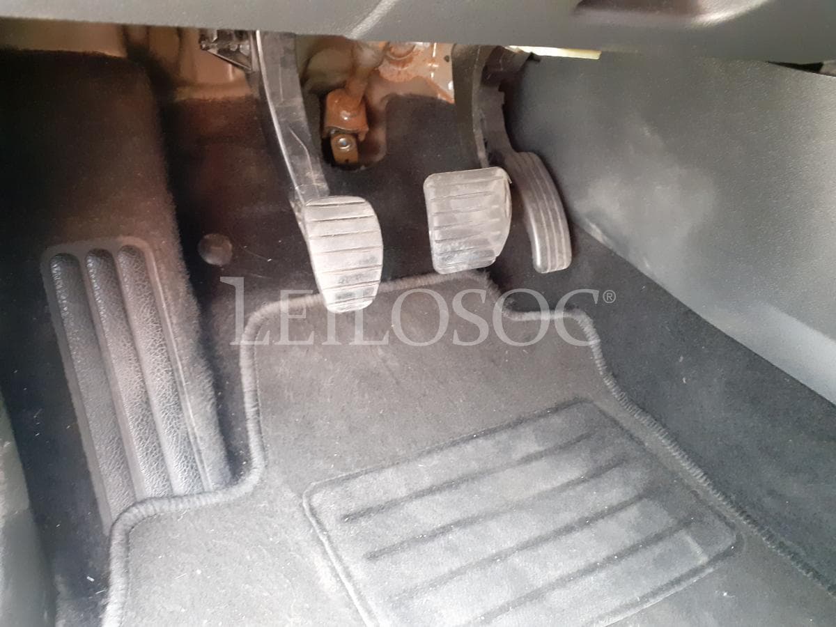 Renault Mégane Sport Tourer 1.5 DCI · Ano 2015 — imagen 13
