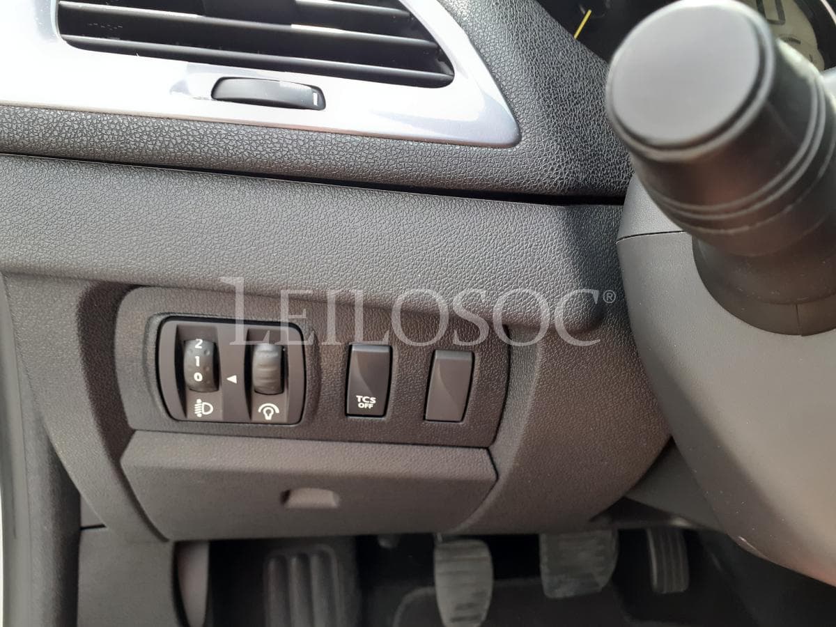 Renault Mégane Sport Tourer 1.5 DCI · Ano 2015 — imagen 15