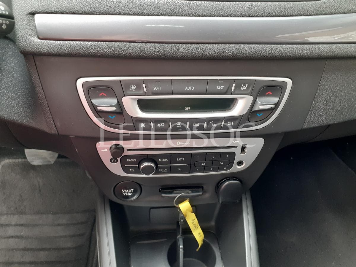 Renault Mégane Sport Tourer 1.5 DCI · Ano 2015 — imagen 16