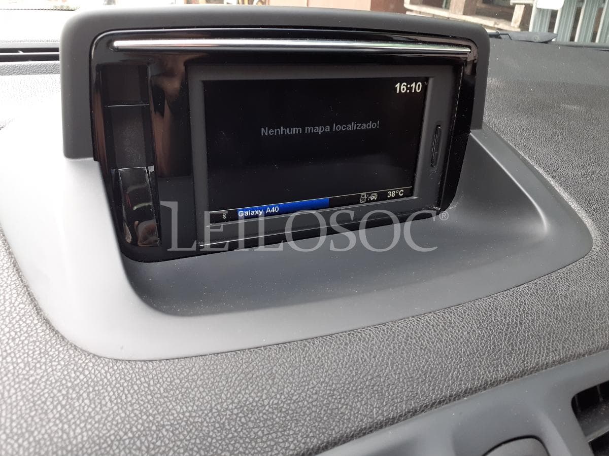Renault Mégane Sport Tourer 1.5 DCI · Ano 2015 — imagen 19